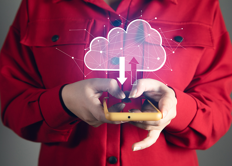 What Advantages Do Cloud Applications Have Over Installed Applications?